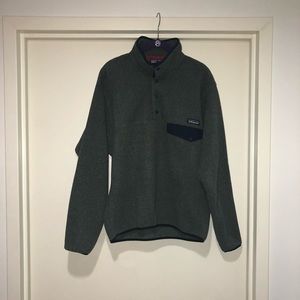 Patagonia lightweight pullover fleece